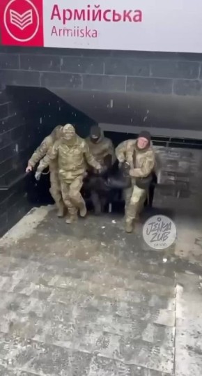 Михаил Онуфриенко: Тем временем харьковские людоловы заявляют, что в плохом отношении украинцев к ТЦК виновата