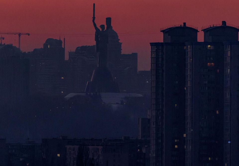 Жители Киева перекрывают дороги из-за длительных отключений света