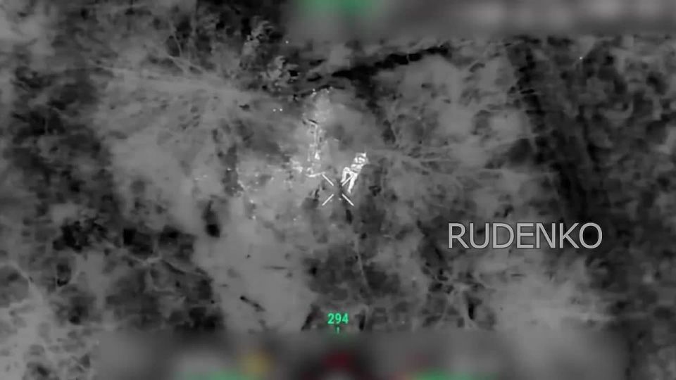 Андрей Руденко: Кадры объективного контроля уничтожения живой силы подразделений ВСУ операторами FPV-дронов и БПЛА с системой сбросов боеприпасов войск беспилотных систем в составе ГрВ «Север» в ходе создания буферной зоны в...