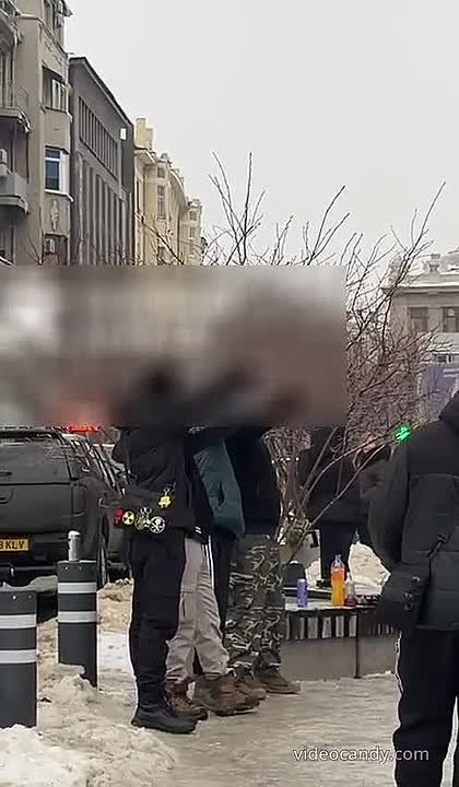 #украина_под_микроскопом: в Харькове подростки "зиговали" под музыку