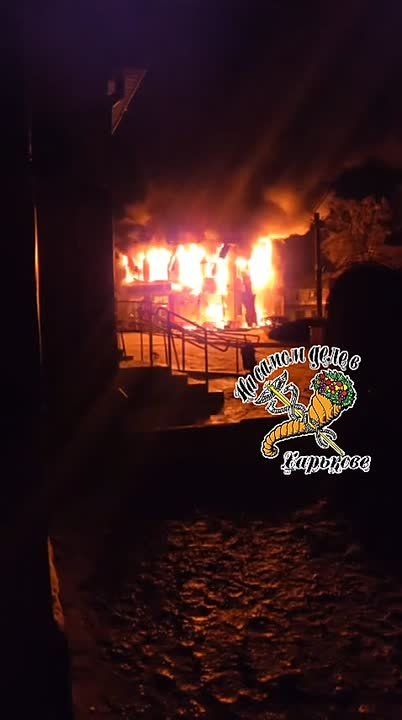 В Харьковской области одна из ракет поразила здание магазина, переоборудованное под военный склад