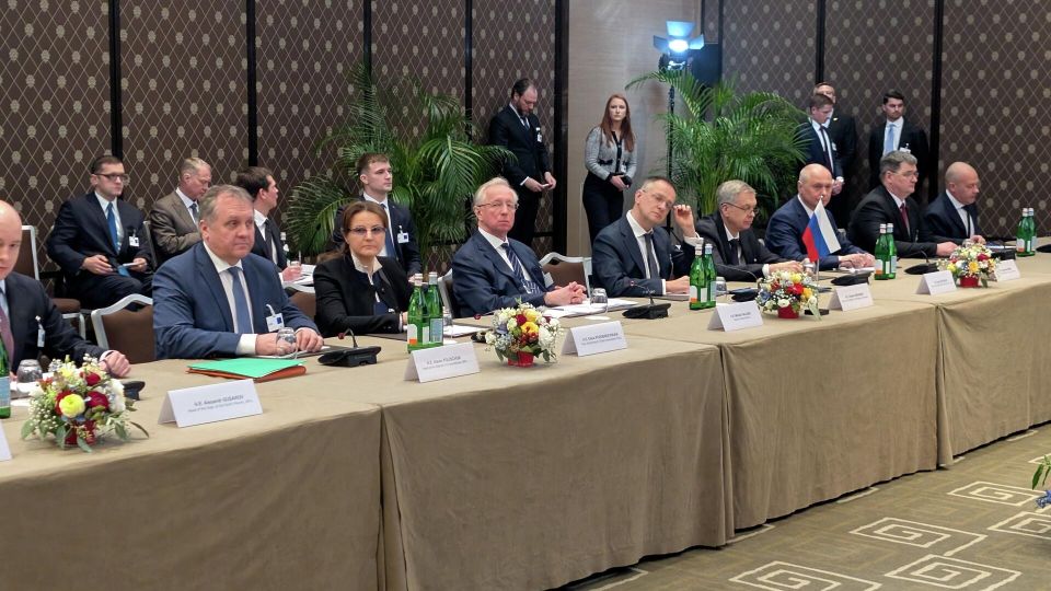 Контролировать Харьков, Днепропетровск и Одессу и не быть на крючке у США. Что нужно для мира на Украине