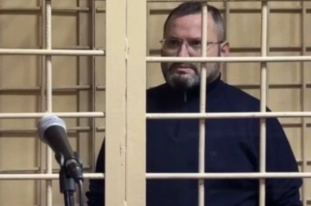 Экс-главу корпорации развития Курской области Владимира Лукина приговорили к 9 годам колонии за хищения на 152 миллиона рублей при строительстве фортификаций в Курской области, а также лишили ордена «За заслуги перед...