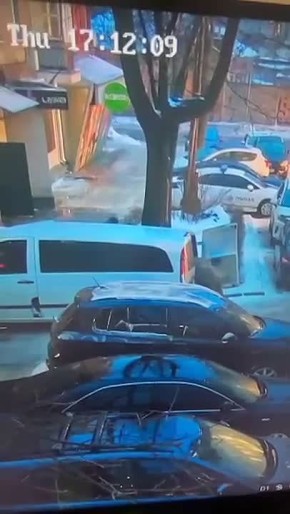 Харьков, центр города. Если работаешь в доставке и имеешь призывной возраст, то будь готов что тебя могут вызвать к себе людоловы, когда проголодаться и