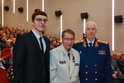 Верность долгу: профессиональный путь Заслуженного юриста Российской Федерации Владимира Васильевича Донцова