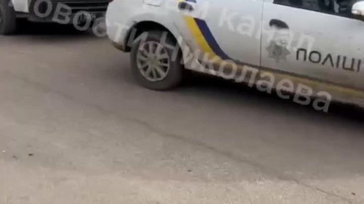 #бандеровская_оккупация: людоловы маскируются под гражданских и вытаскивают украинцев из жилых домов