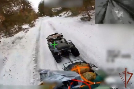 Операторы БПЛА «стальной» бригады Росгвардии уничтожили квадроцикл ВСУ на харьковском направлении (видео)