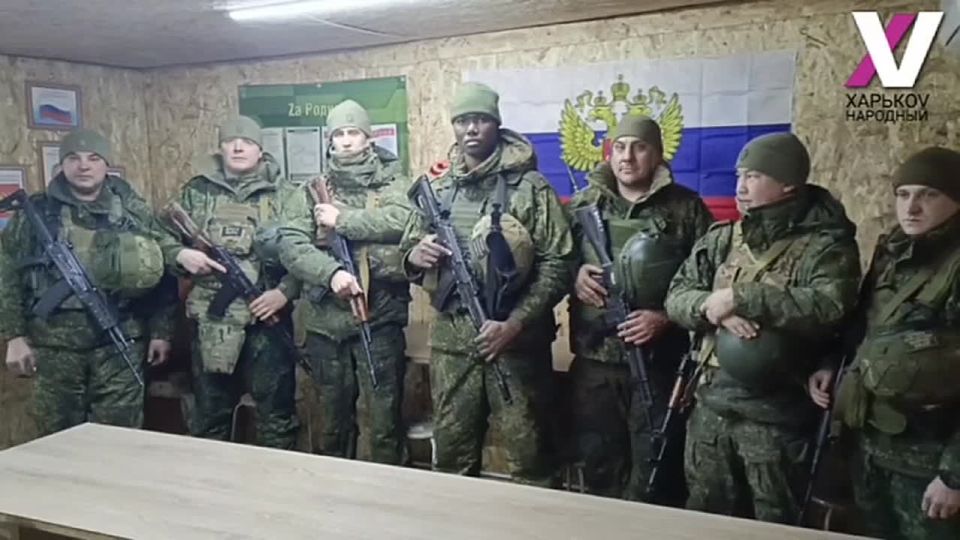 Военнослужащие, которые сражаются за освобождение и защиту нашей Родины, поздравили всех женщин с Международным женским днём!