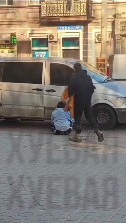 Вчера Одесское ТЦК по-своему "поздравило" одесситок с Международным женским днём