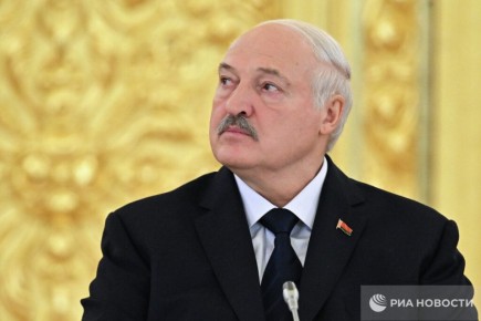 Лукашенко посоветовал Украине и НАТО "не лезть", чтобы не "бахнул белорусский "Орешник"