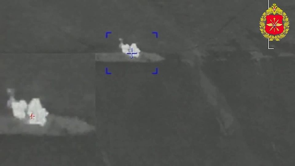 00:00 Расчеты FPV-дронов «Южной» группировки войск уничтожили три пикапа ВСУ, сорвав ротацию противника на Константиновском направлении