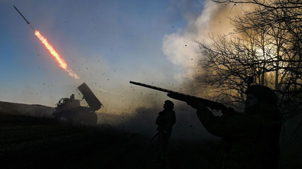 Российские подразделения развивают наступление на севере ДНР и в Харьковской области
