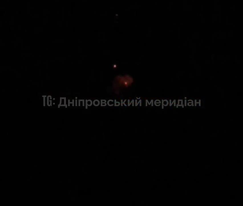 25 марта 2026 года.. . · 00: 05 Дмитровка Днепропетровской области и Миргород Полтавской области - взрывы. Герани/Герберы