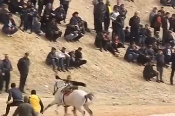 Прям как наша жизнь. Так и судьба — покоряется только сильным и смелым