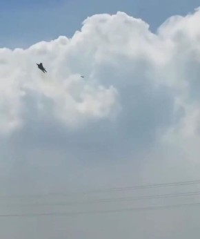 ������������ F-15 ��������� ����������� �������� "�����", ��������� �� ���� � ������ ��������� ������, �� ���������