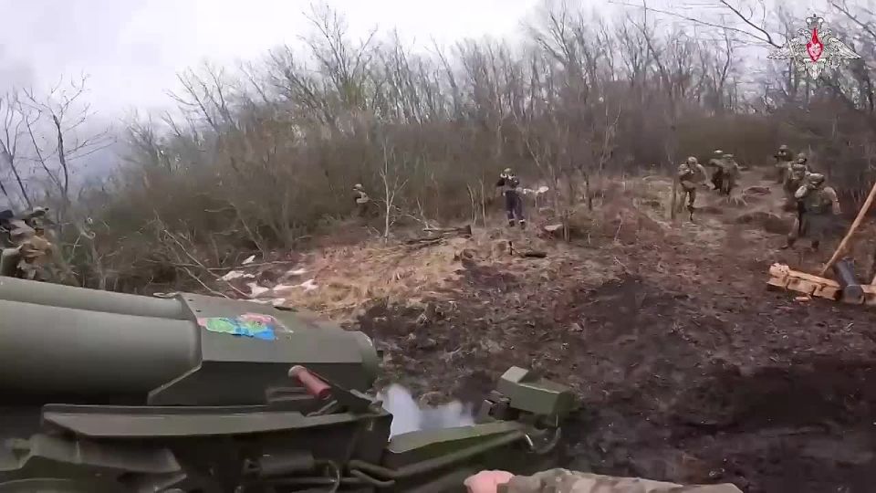 Расчеты «Гиацинта-С» самоходного артиллерийского полка группировки «Север» отработали по пунктам управления БПЛА, артиллерийским орудиям, укреплениям и живой силе подразделений ВСУ