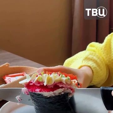 Суши-кулич можно купить в российских ресторанах