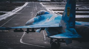 Не только "сушки", но и F-16: Алехин назвал аэродромы, откуда Украина атакует приграничье