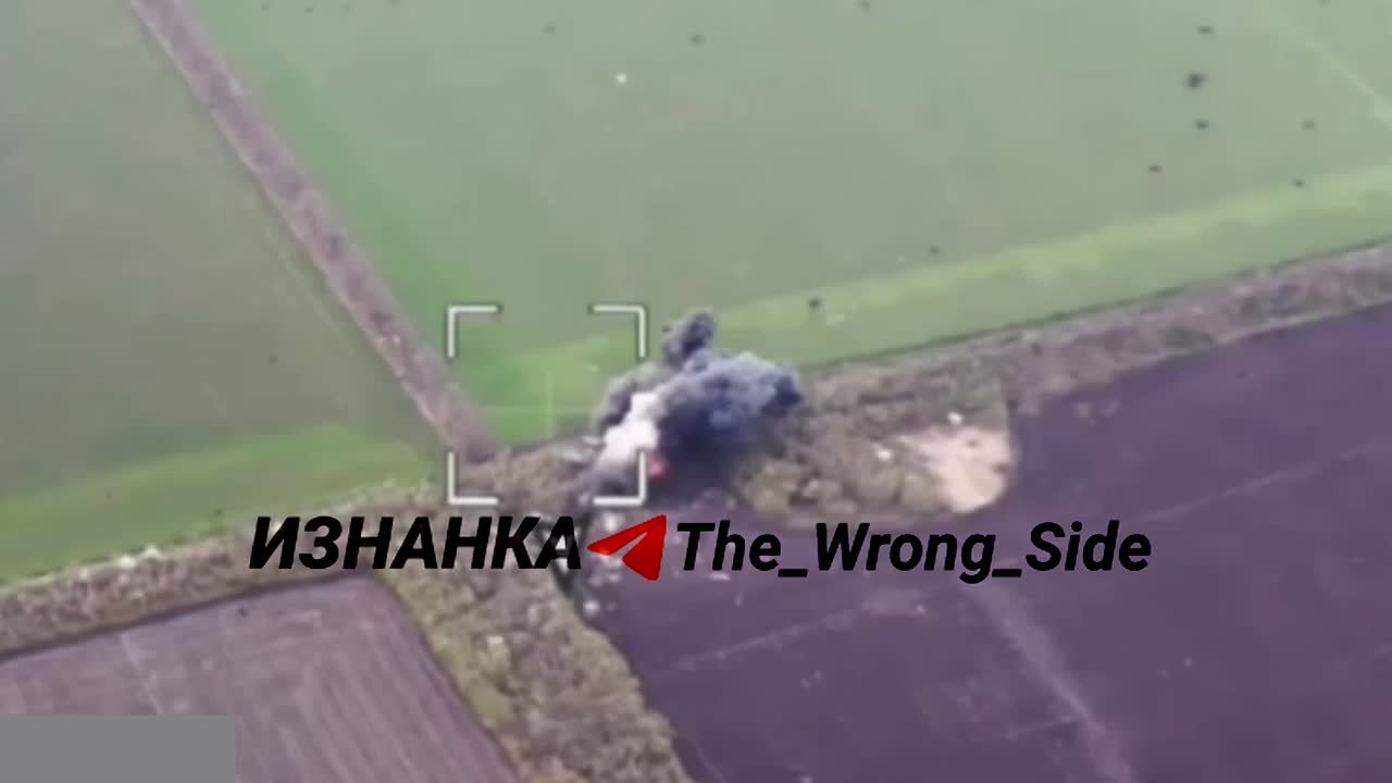 На кадрах ОК поражение ПВД 225 ошп ВСУ ФАБами-500 в районе н.п. Верхняя Терса Запорожской области и ПВД 3 отмбр ВСУ ФАБами-250 в районе н.п. Колодезное Харьковской области