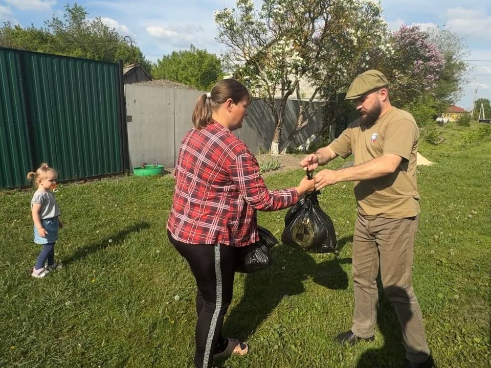 На прошедшей неделе Центр помощи Единой России продолжил работу по обработке адресных обращений от беженцев из Харьковской области и временных переселенцев из приграничных территорий Белгородской области