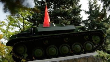 В Харьковской области украли танк Т-70 с пьедестала братской могилы экипажа
