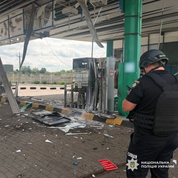 Поражённая АЗС в н.п. Огурцовка Харьковской области