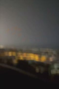 На кадрах ночной Киев, по которому наносились ракетные удары