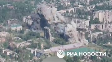 Российская авиация авиабомбами ударила по пунктам управления украинских БПЛА в ДНР и Харьковской области, сообщили в Минобороны