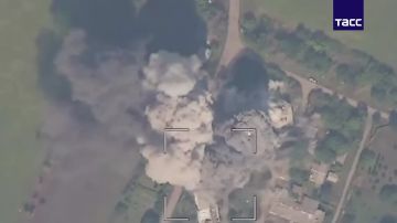 ВКС России поразили пункты временной дислокации и пункт управления БПЛА в ДНР, Харьковской и Сумской областях, сообщили в МО РФ