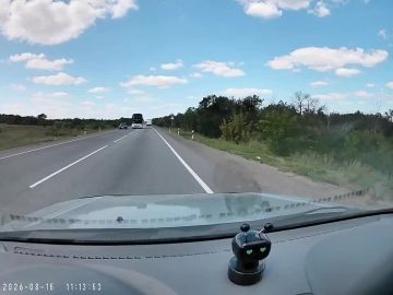 Автобус Стаханов — Москва едва не столкнулся лоб в лоб с легковушкой на трассе