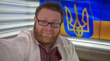 «Ты тупое животное! Почему не на мове?!»: В Киеве лауреат премии Геббельса набросился на мать с ребёнком на детской площадке