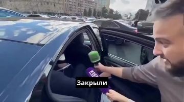 Временный поверенный в делах Германии в Москве Бернд Финке 2 сентября покинул здание МИД России со словами:
