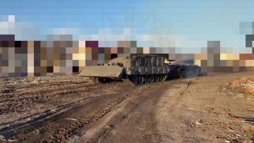 На кадрах - единственная украинская БРЭМ-84 «Атлет», стоящая на вооружении ВСУ