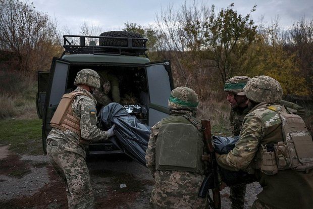 Минобороны: ВСУ потеряли более 960 военных с начала окружения в Харьковской области