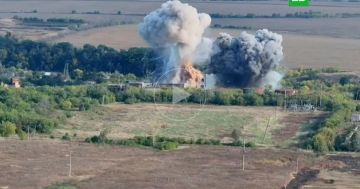 МО показало удар ФАБов по пунктам дислокации ВСУ в Харьковской области