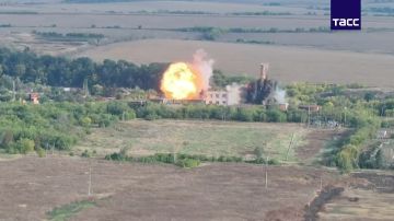 ВС РФ поразили с помощью ФАБ-1500 пункт управления БПЛА и временной дислокации ВСУ в Харьковской области