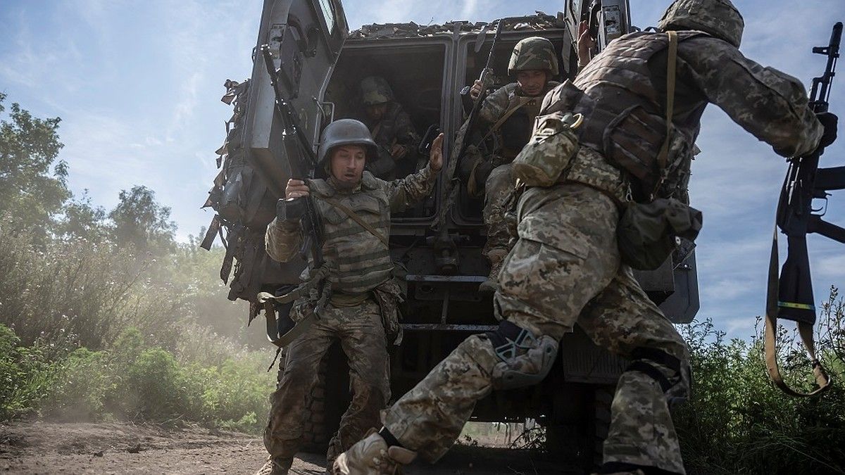 Офицеры ВСУ бросили подчинённых и сбежали: боевикам пришлось сдаваться