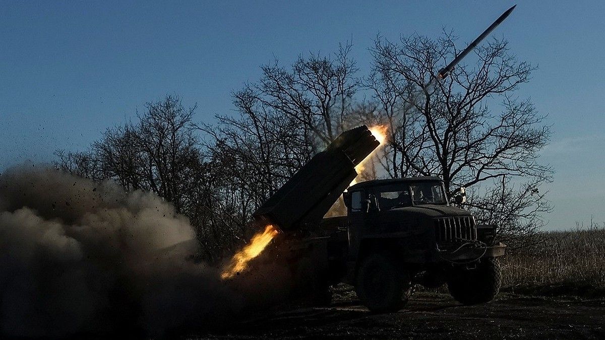 ВС России поразили два железнодорожных локомотива под Харьковом