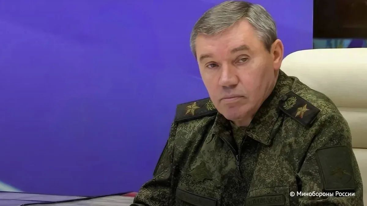 ВС РФ вводят режим тишины с 04:00 мск 27 октября у Алешек (Херсонское направление) для проведения гуманитарной операции, сообщил Герасимов